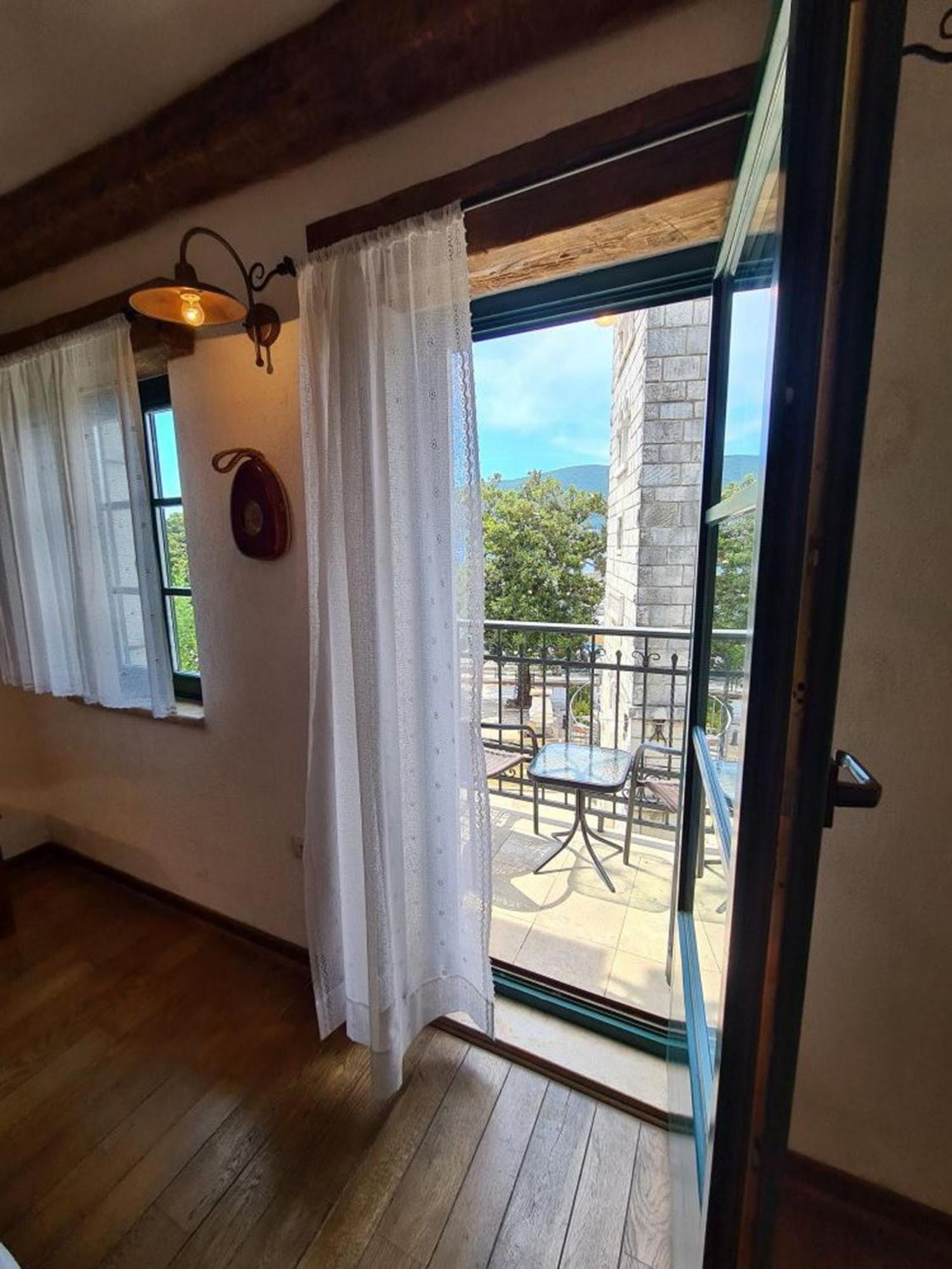 Skver Studio Apartments Херцег-Нови Номер фото